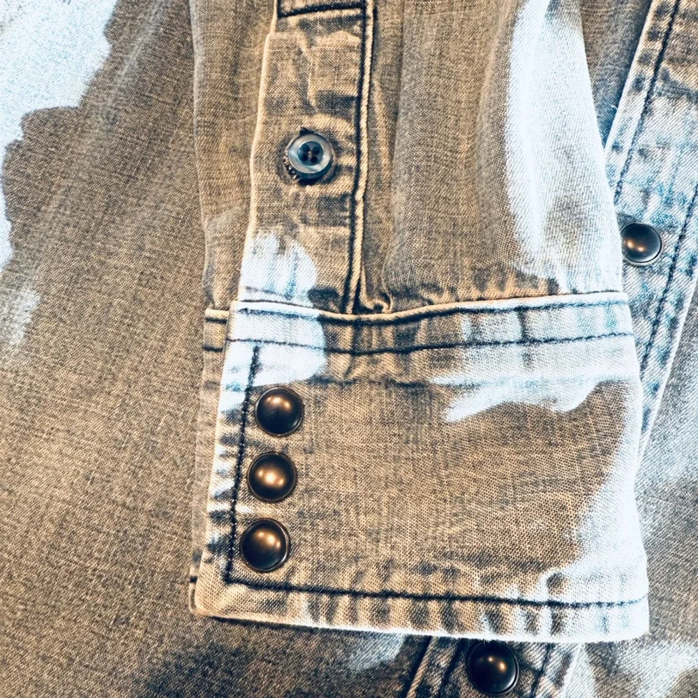 Driftwood Layla Classic Fit Embroidered Denim Shirt Women's Medium Blue Cotton - Picture 7 of 8